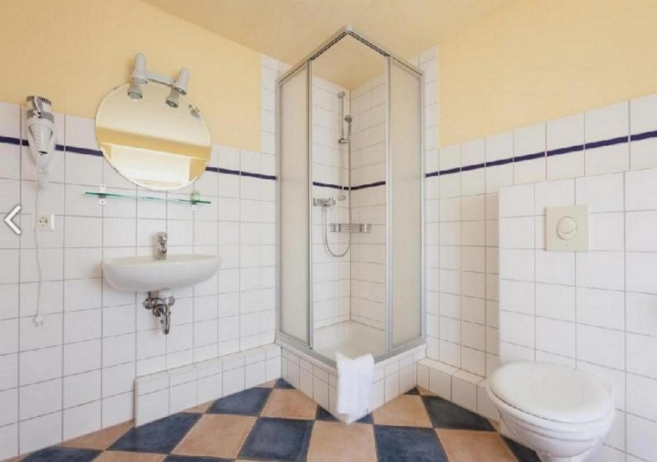 Familien- Und Freizeithotel Gutshaus Petkus ภายนอก รูปภาพ