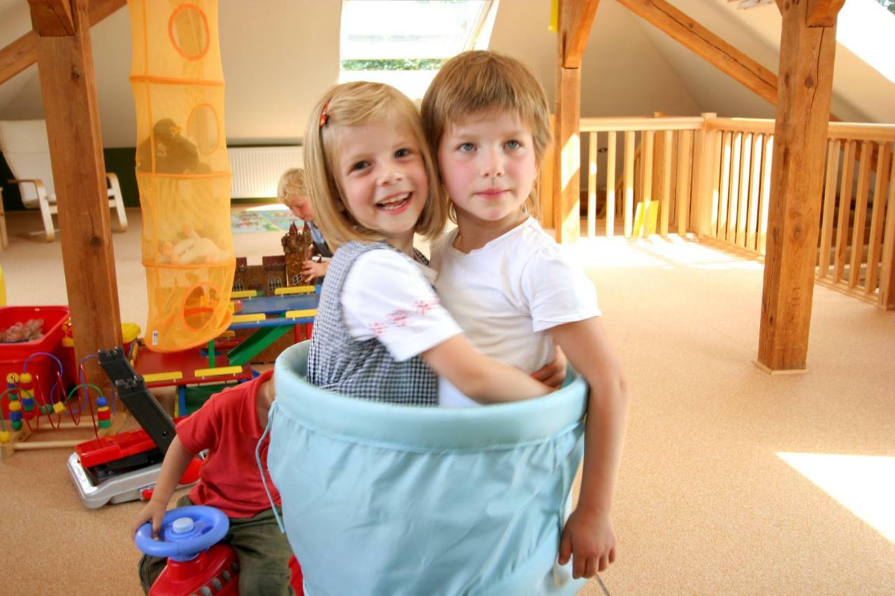 Familien- Und Freizeithotel Gutshaus Petkus ภายนอก รูปภาพ